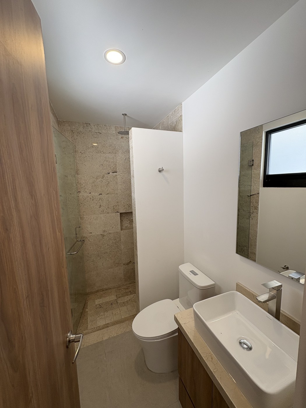 Ruiseñor — Baño secundario